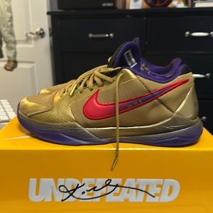 KOBE 5 UNDEFEATED X ZOOM PROTRO 2021 *USED*